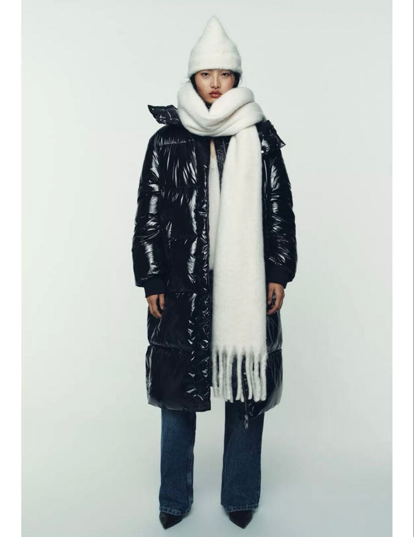 n*e様 タグ付き新品★ZARAのシャイニーロングアノラック★サイズ★ブラック色