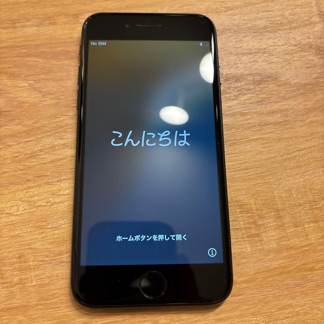 Apple iPhone SE ブラック SIMロックなし