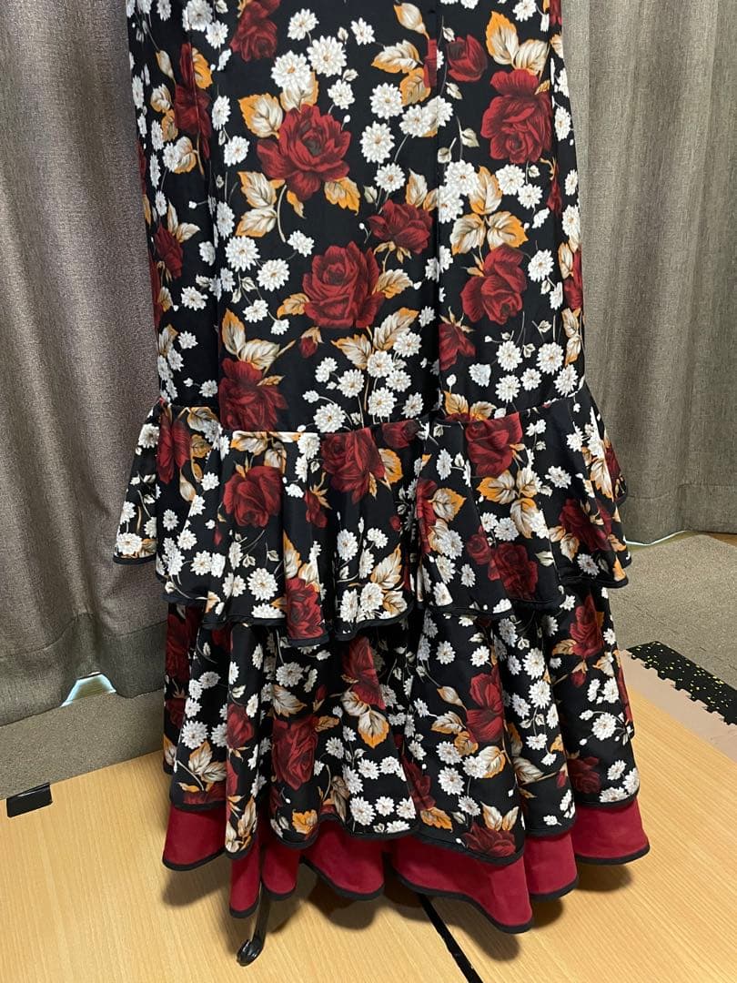 フラメンコ衣装　ワンピース・シージョ２点つき