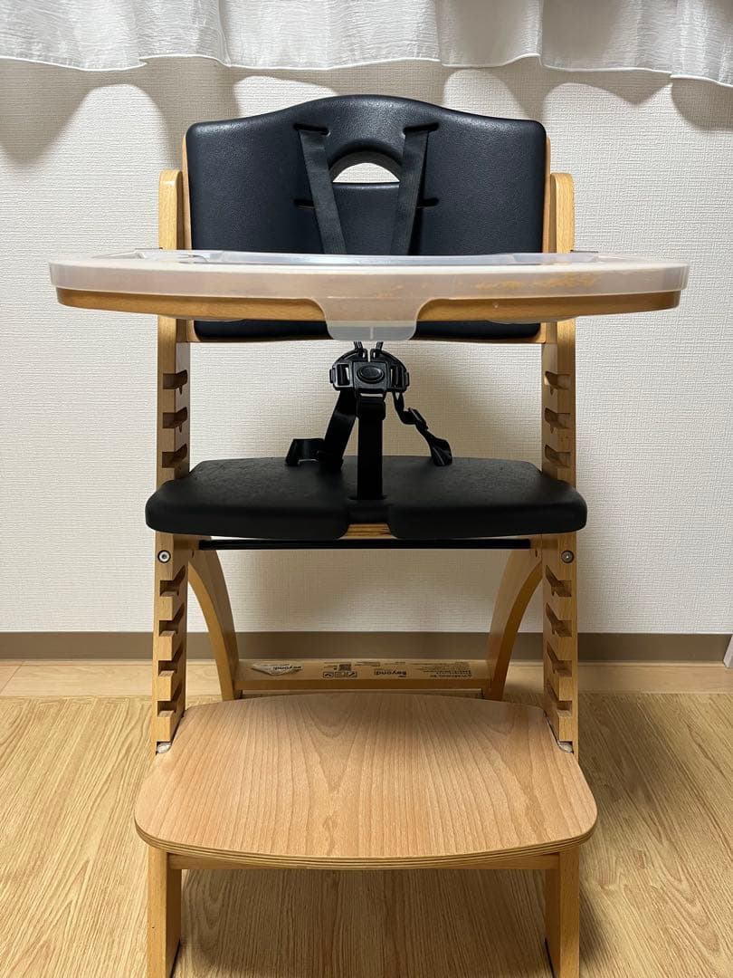 ビヨンドジュニアハイチェア取り外しトレイ付き