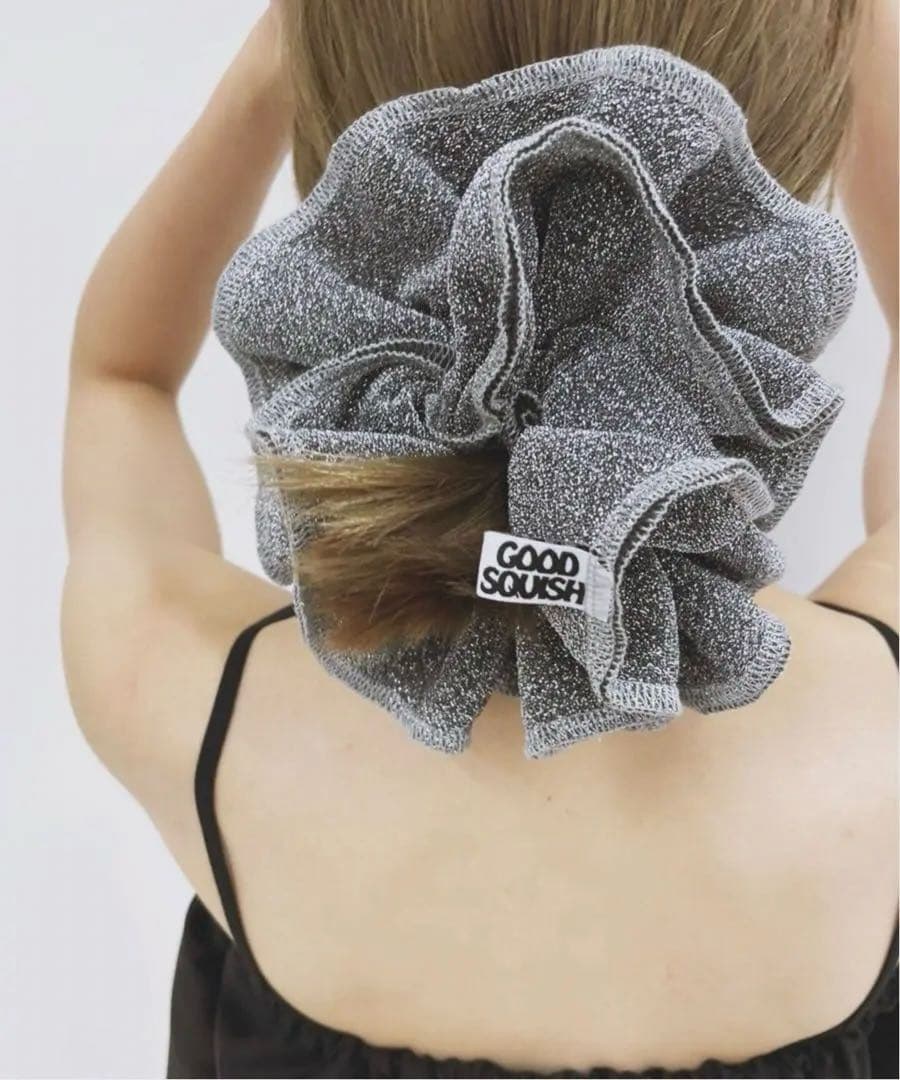 GOOD SQUISHシルバー フリル シュシュ