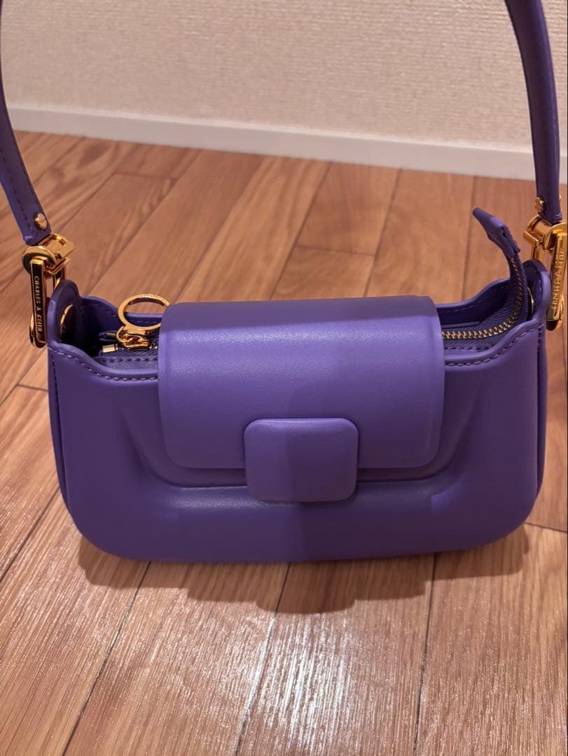 Charles & Keith チャールズ&キース　パープル ショルダーバッグ