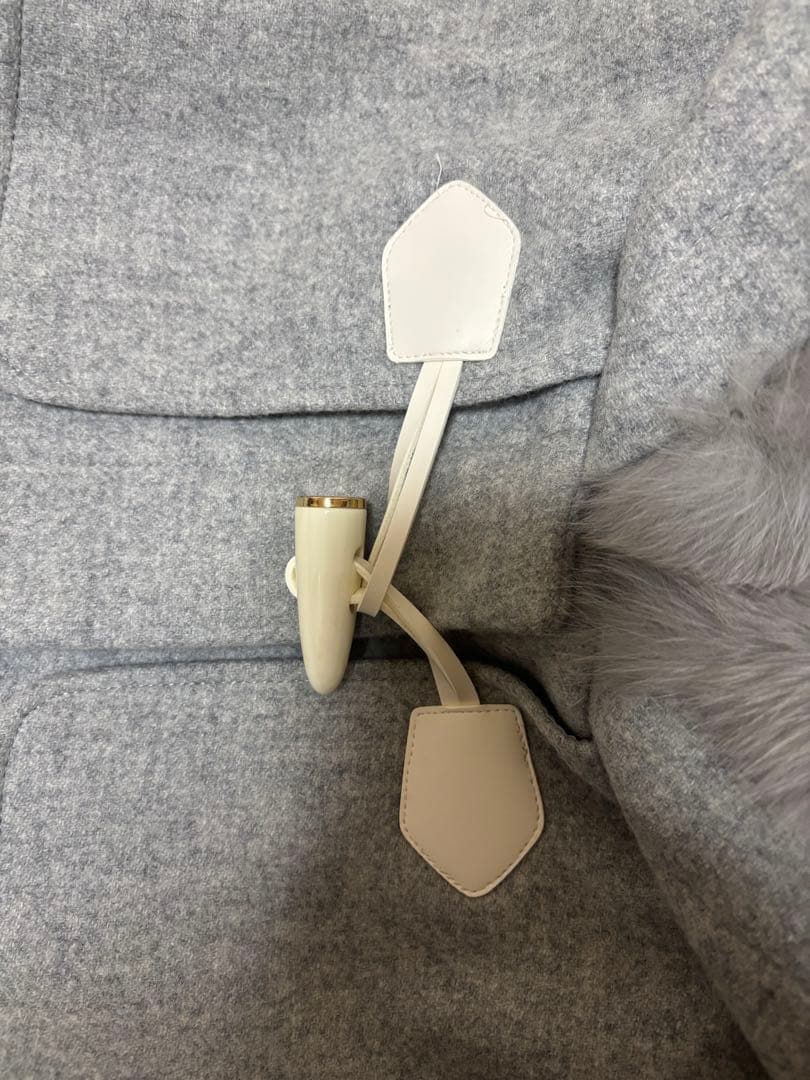 ノエラ　noela＊ライトグレー＊ダッフルコート＊ウールコート＊ファー付き（M）