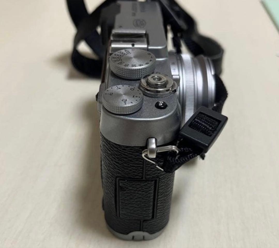 FUJIFILM X100 コンパクトデジタルカメラ