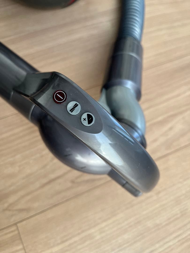 【中古】ダイソン掃除機dyson V4 digital fluffy+ CY29