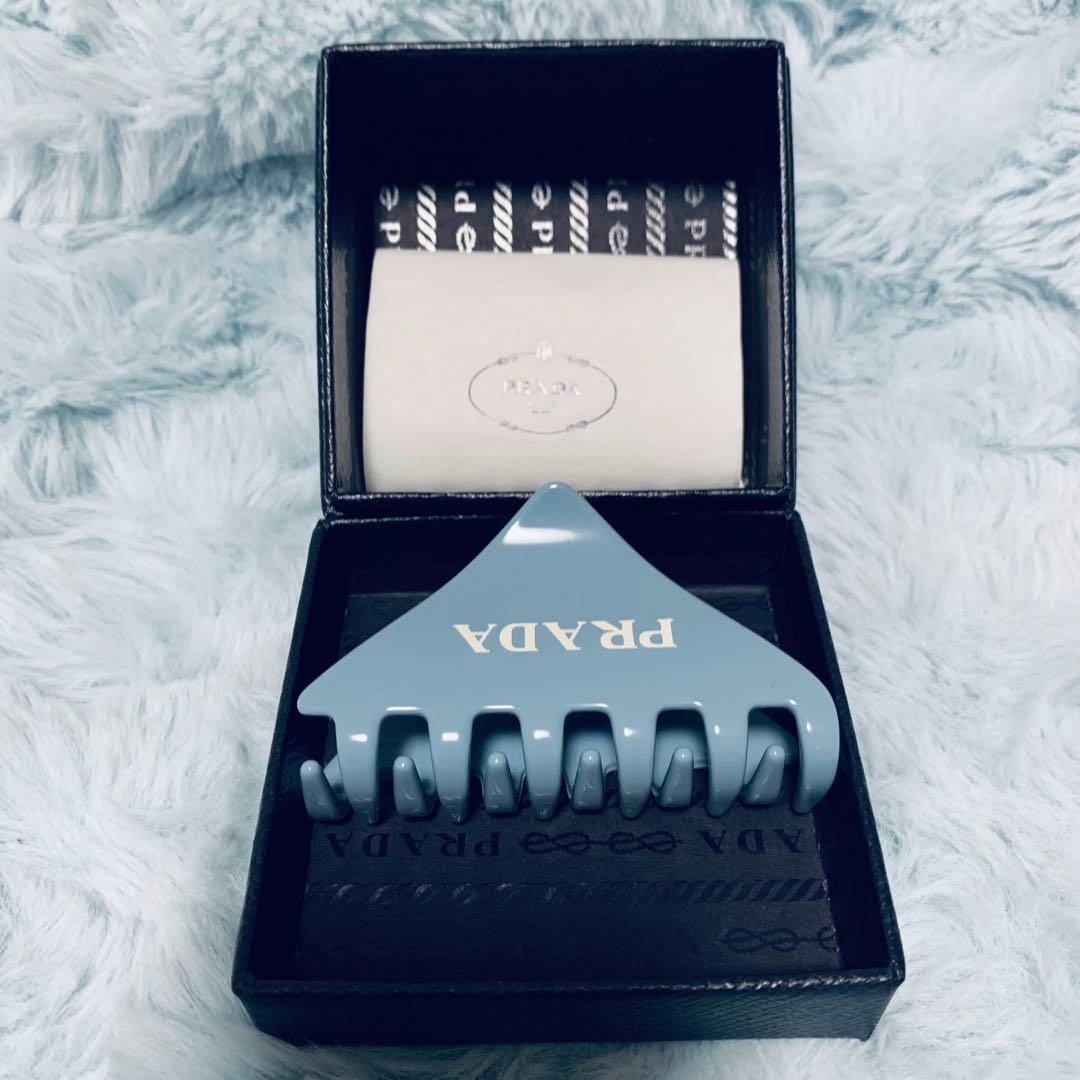 【未使用美品】PRADA ヘアクリップ パステルブルー 箱付