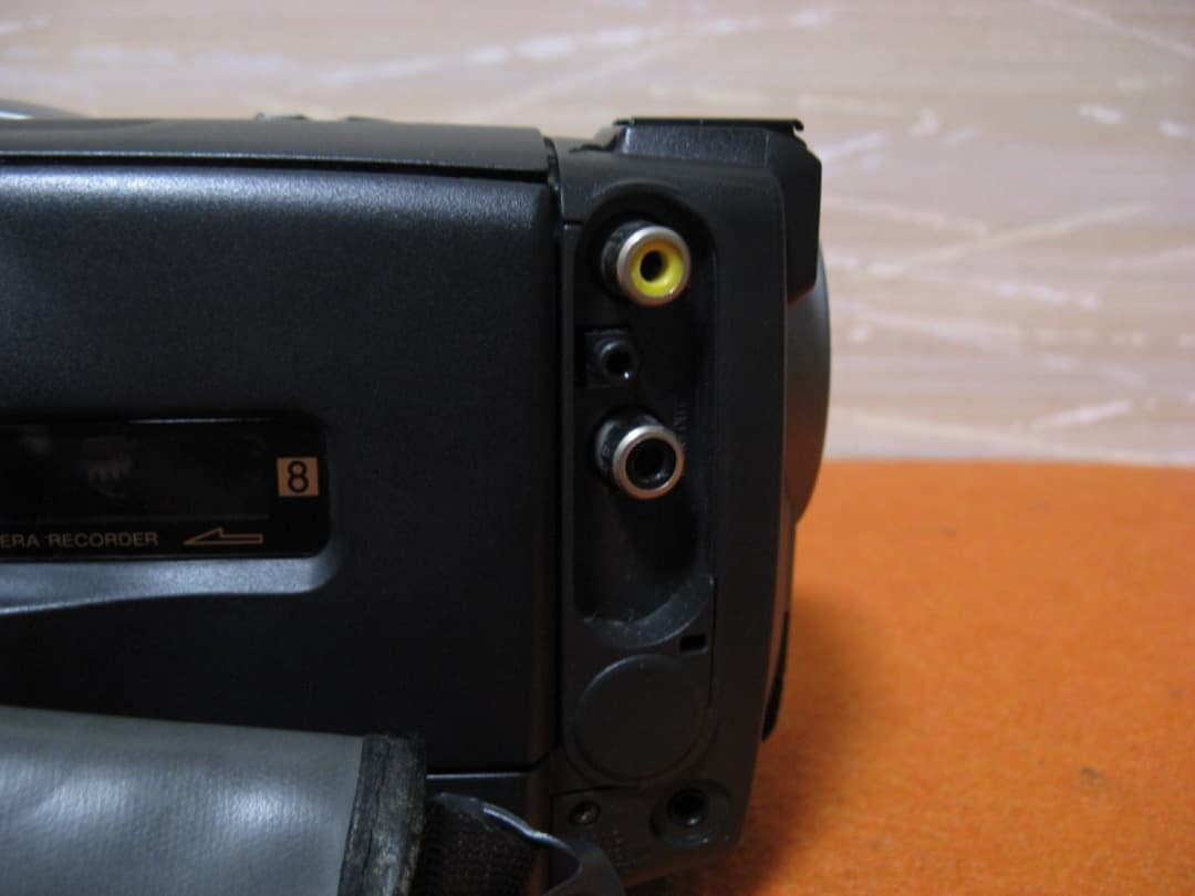 動作OK❗️☆SONYの液晶8ミリビデオカメラ・CCD-TRV513