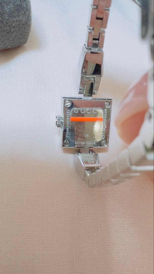 サイトウさん專用ページGUCCI シルバー スクエアケース 花柄文ミニ腕時計