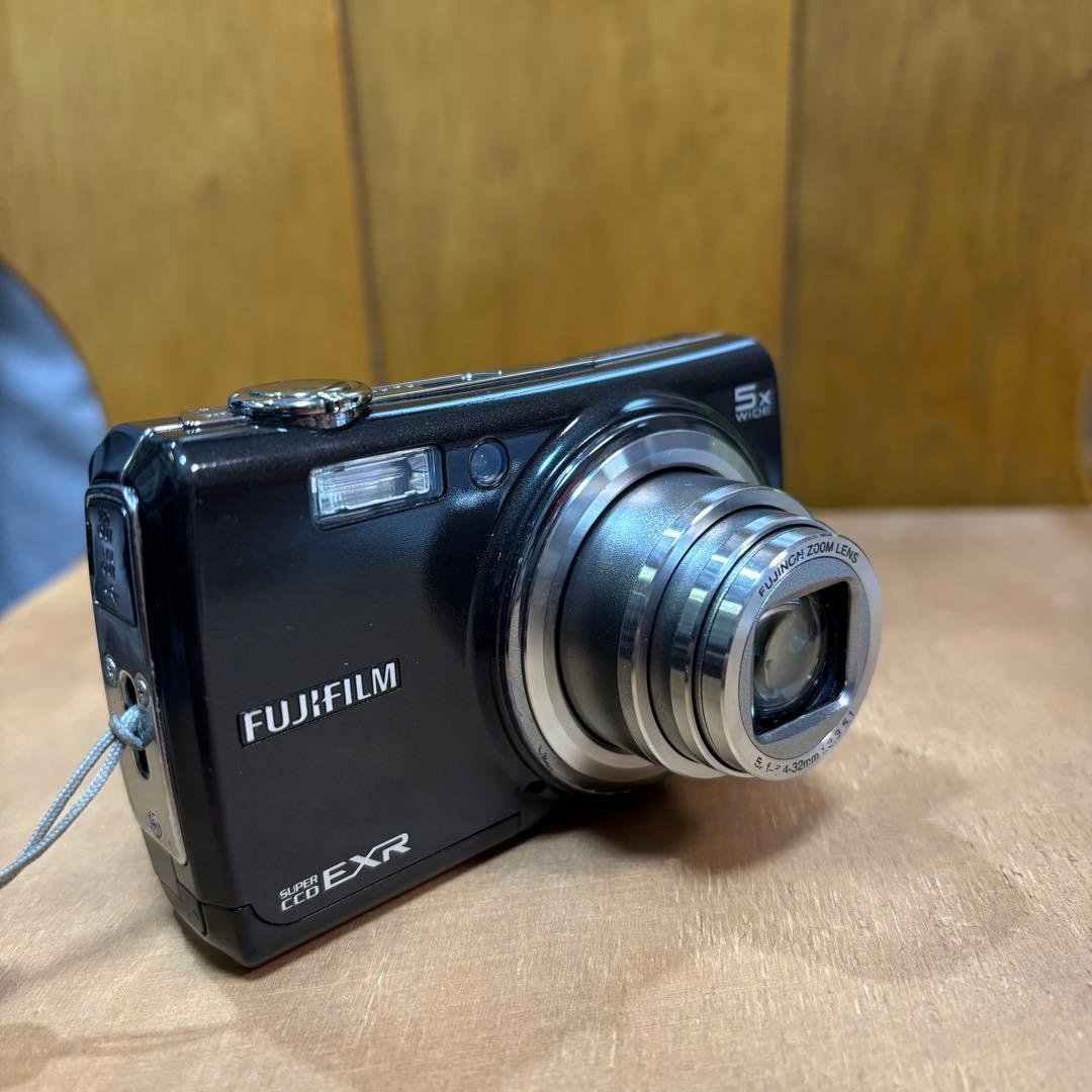 美品完動品FUJIFILM FINEPIX F200EXR デジカメ カメラ