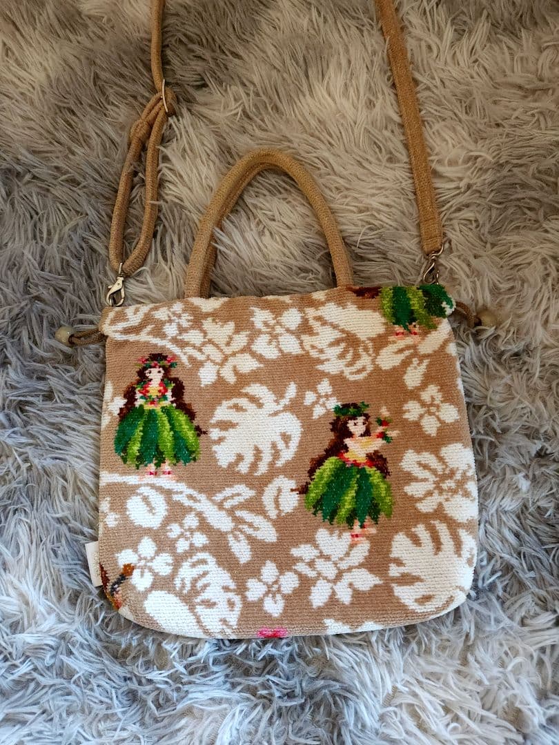 フラガールのデザインがレアな【フェイラー マナマナ柄のポシェット】