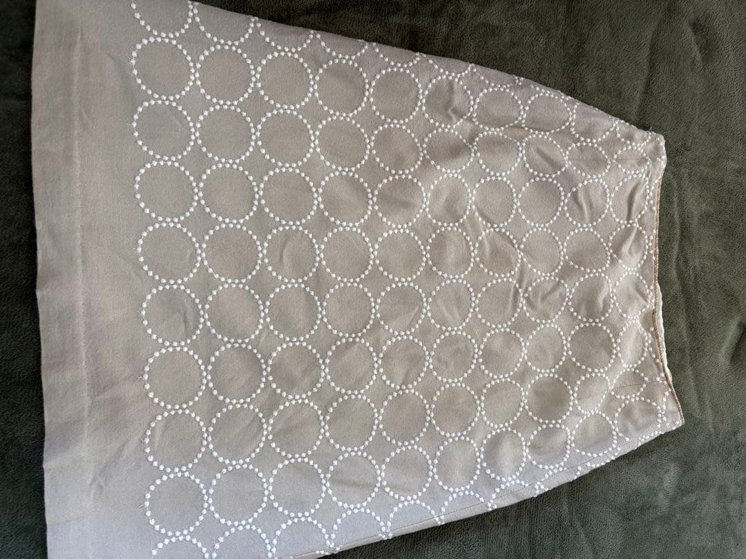 minä ベージュタンバリン台形スカート