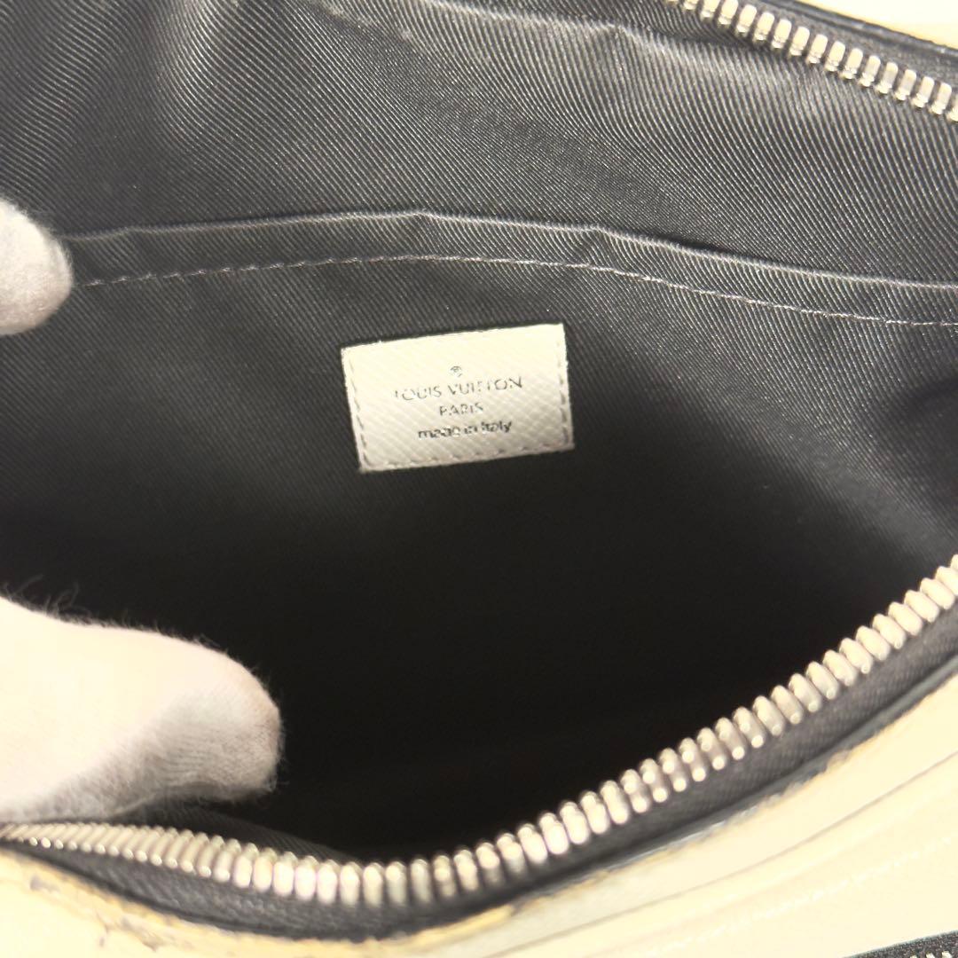 LOUIS VUITTONルイヴィトン アウトドアメッセンジャーショルダーバッグ