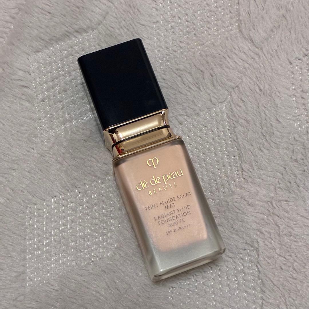 クレ・ド・ポー ボーテ　タンフリュイドエクラ マット　ファンデーション