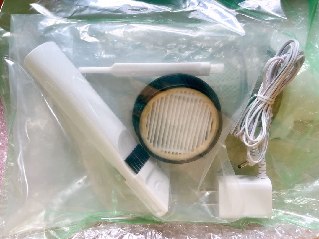 アイリスオーヤマ 充電式サイクロンスティッククリーナー SCD-210P-W