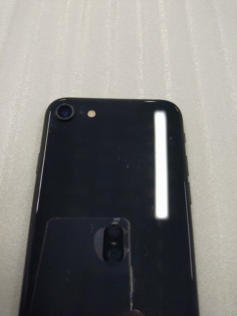 4-377 iPhoneSE　ブラック　64GB　本体　SIMロックなし