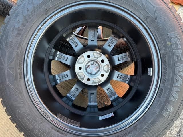 セレナ ノア ヴォクシー スタッドレスタイヤセット 195/65R15 バリ山！