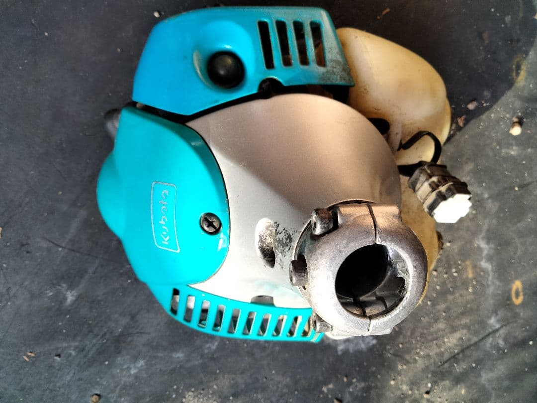 t*k様 草刈機　エンジンのみ　ジャンク