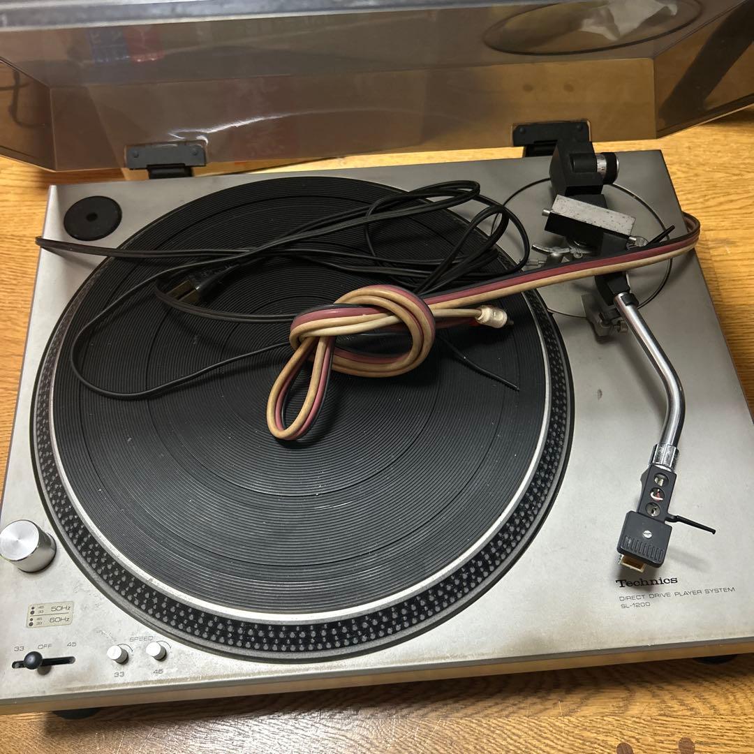 Technics SL-1200 ダイレクトドライブターンテーブル