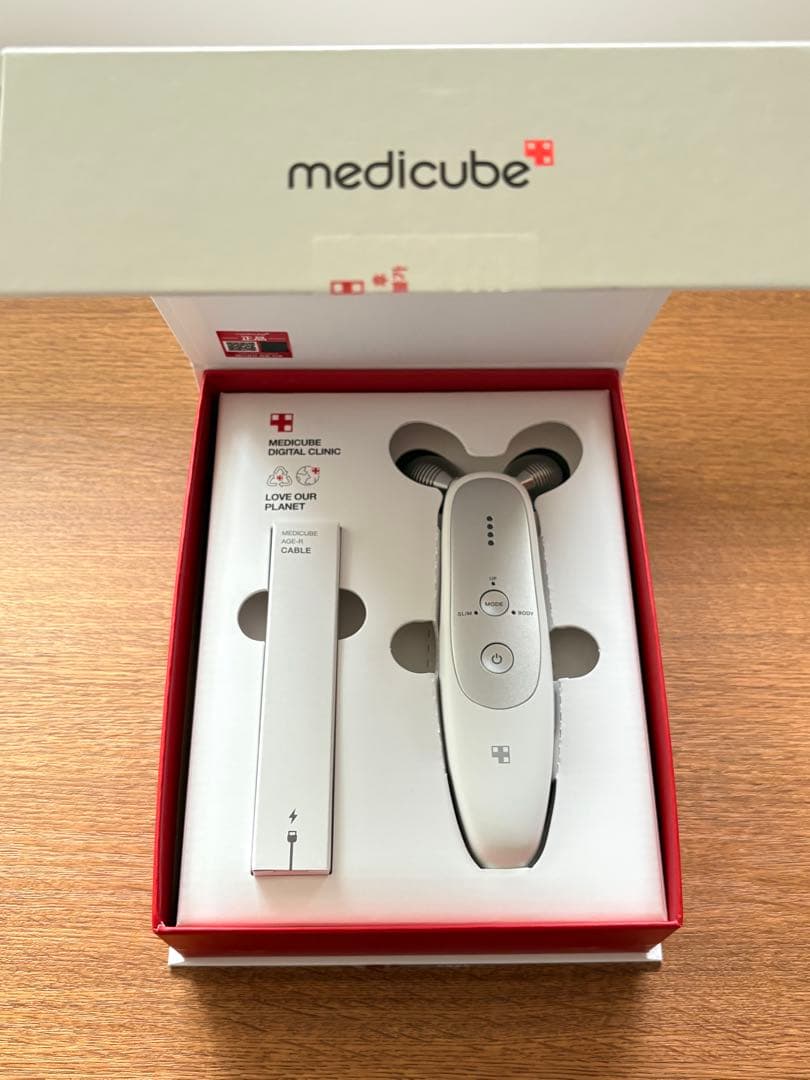 MEDICUBE AGE-R Derma EMS Shot (エージアール）