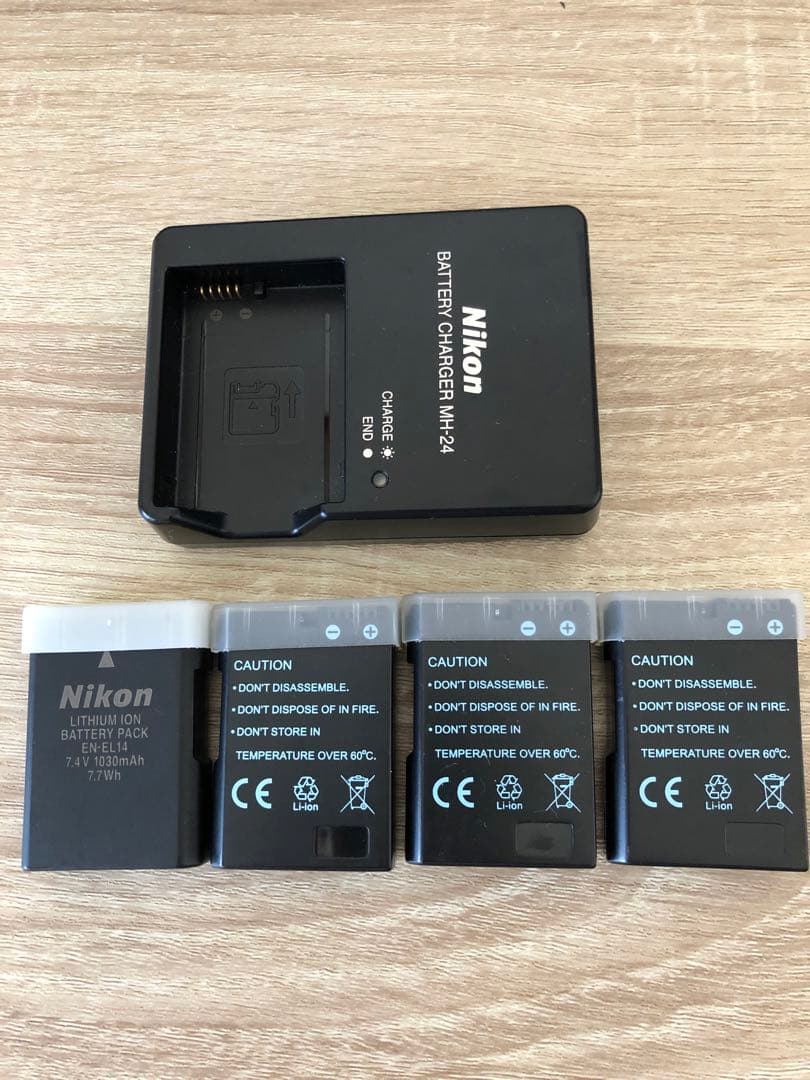 Nikon D5200 デジタル一眼レフカメラレンズ3本付き