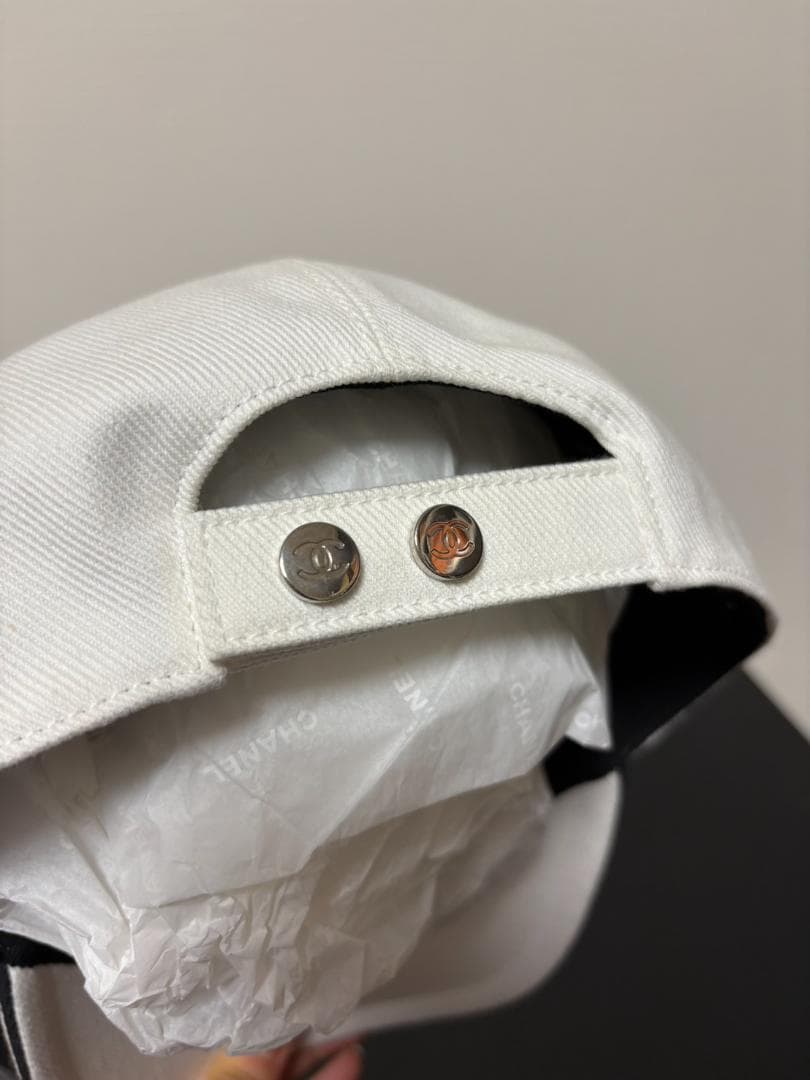 CHANEL ホワイト ベースボールキャップ