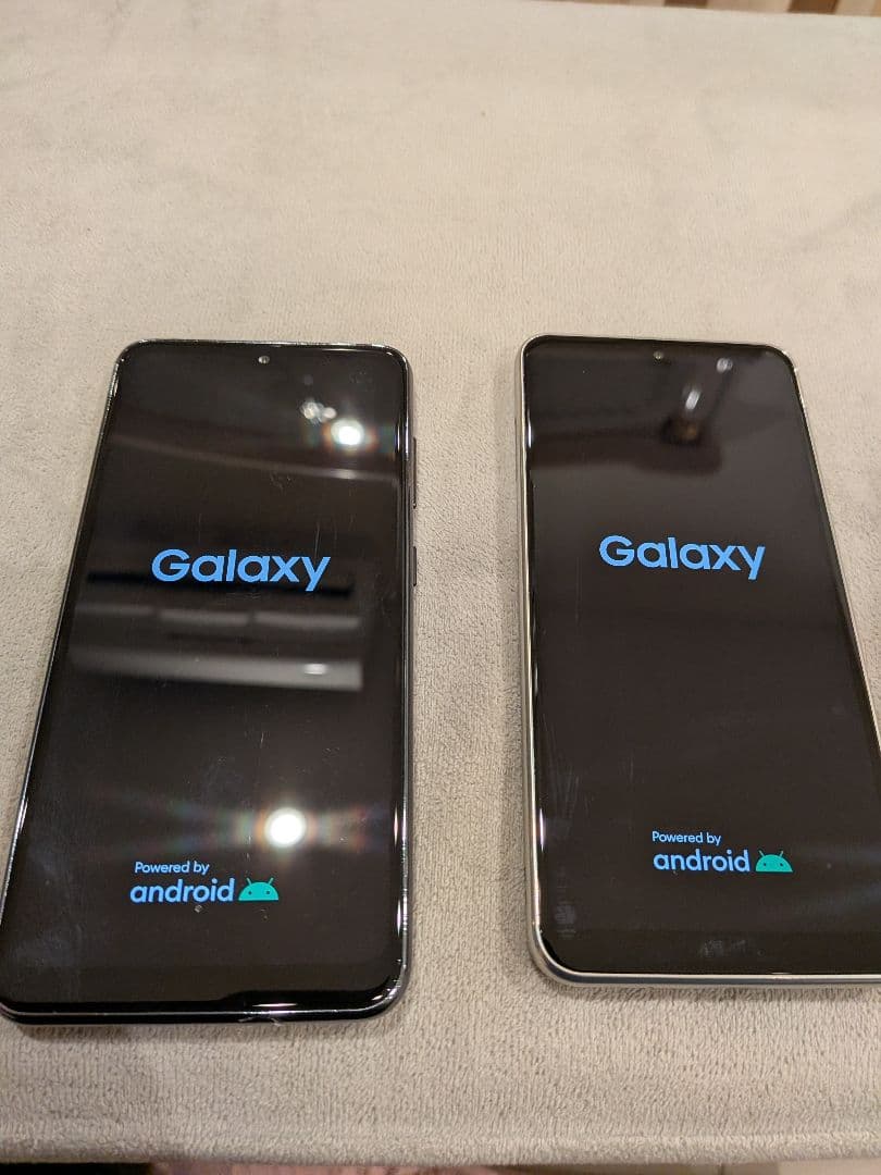 A*o様 Samsung Galaxy a20 ブラックとホワイト