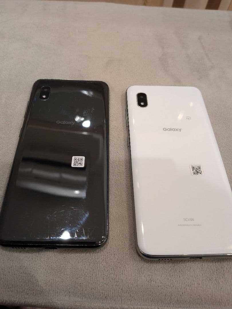 A*o様 Samsung Galaxy a20 ブラックとホワイト