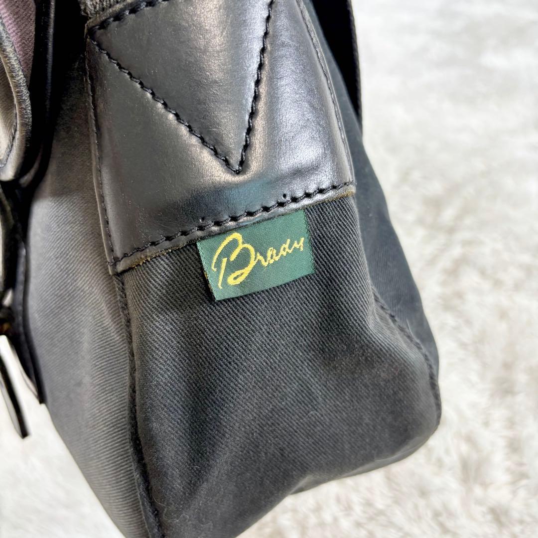 【定番】 ブレディ 黒 ショルダーバッグ アリエルトラウト メッセンジャー