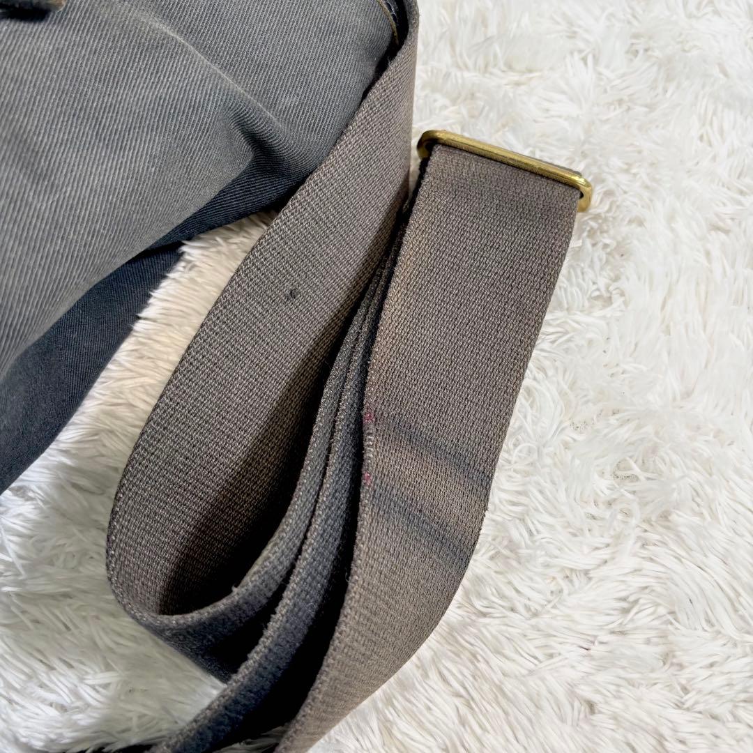 【定番】 ブレディ 黒 ショルダーバッグ アリエルトラウト メッセンジャー