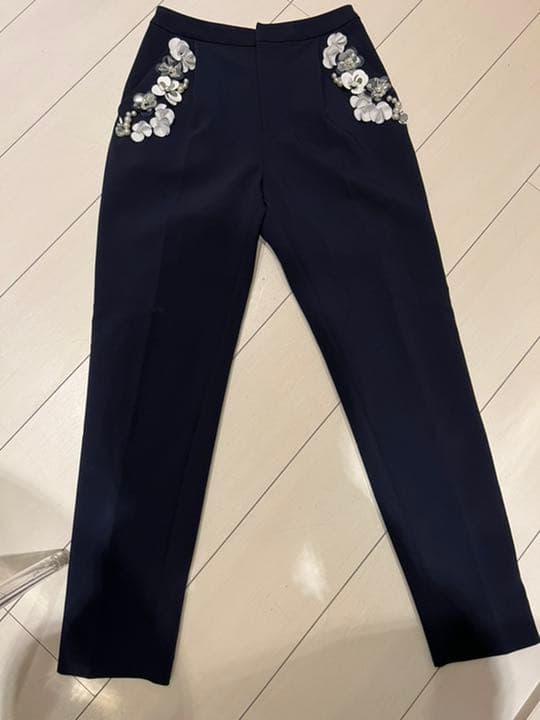 完売　chesty ポケットビジュー付パンツ　ネイビー
