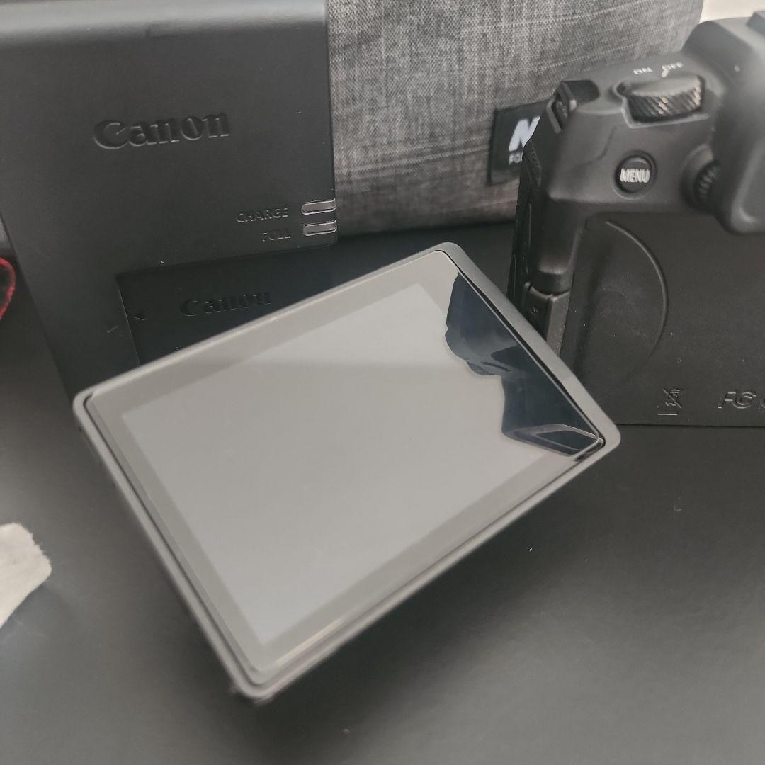 Canon EOS RP本体と付属品