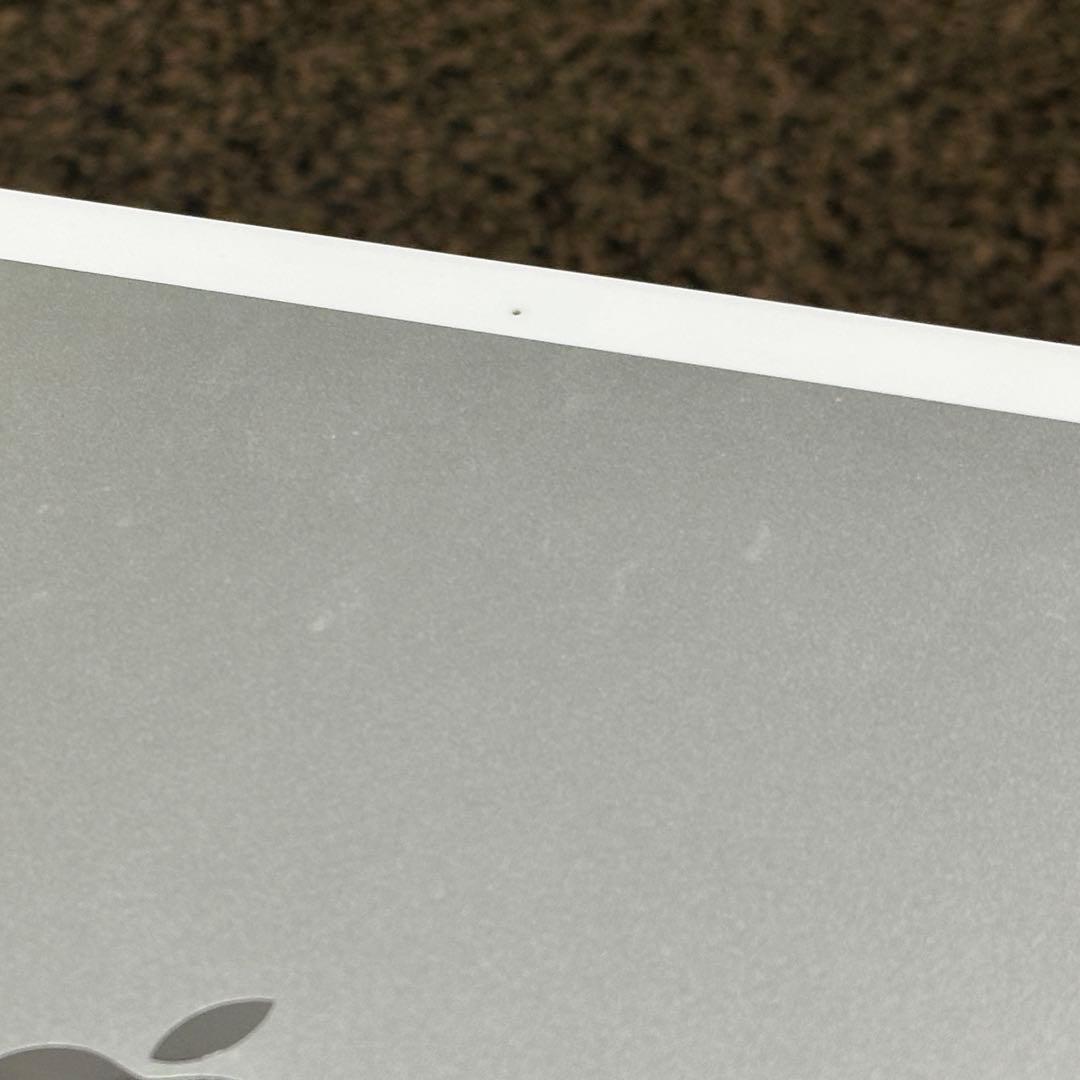 さ*と様 iPad 第６世代 Wi-Fi + Cellular 32GB シルバ