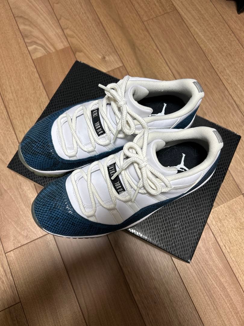靴 AIR JORDAN 11 LOW SNAKESKIN