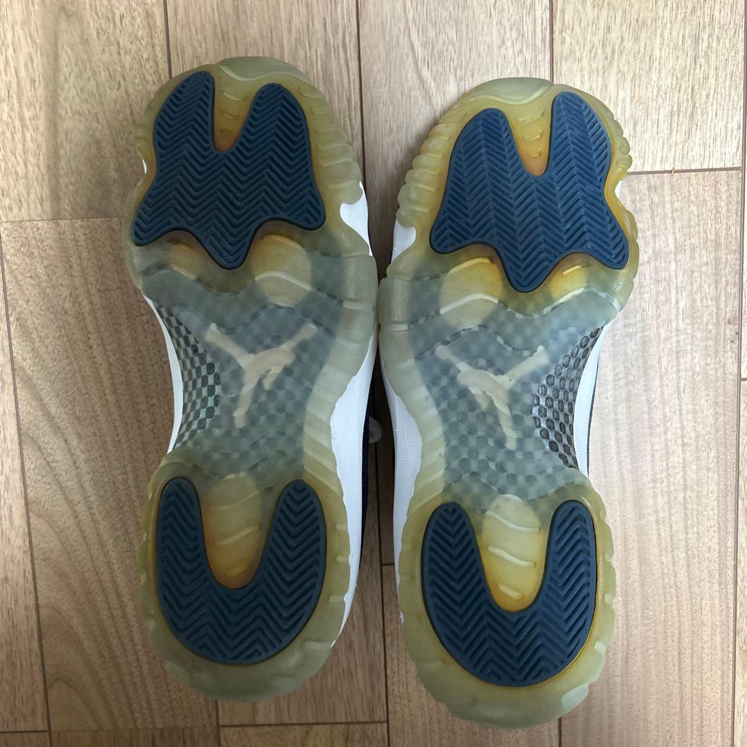 靴 AIR JORDAN 11 LOW SNAKESKIN