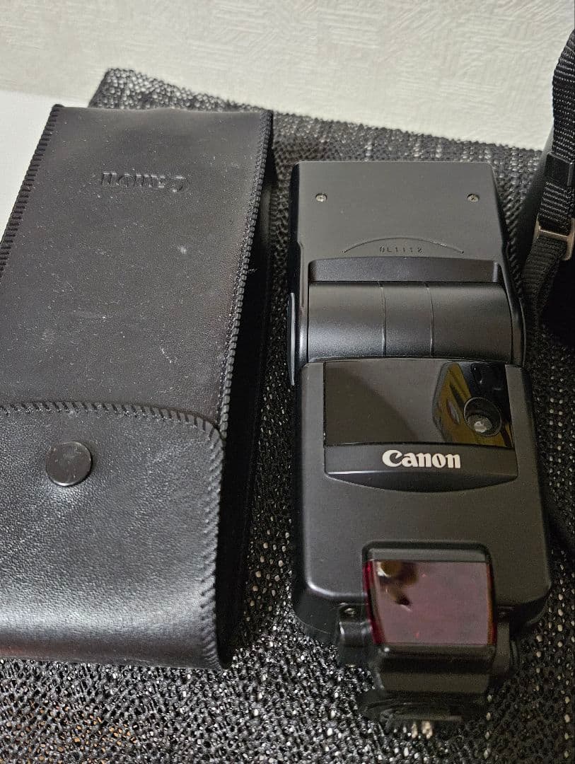 カズ　CANON ZOOM LENS EF 28 70mm 1 2.8 L