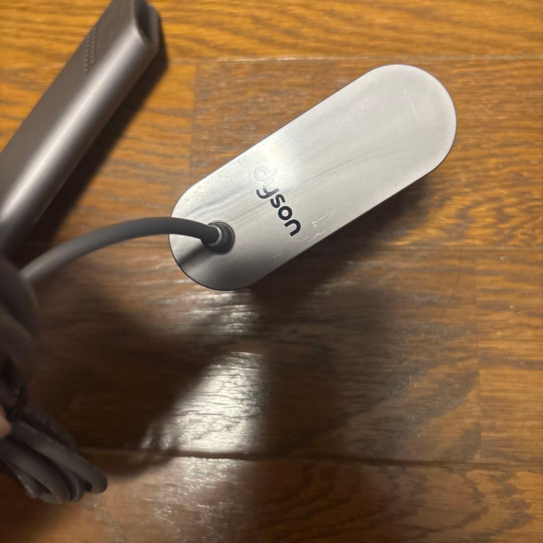 ダイソン 動作確認済Dyson V7 fluffy コードレス掃除機