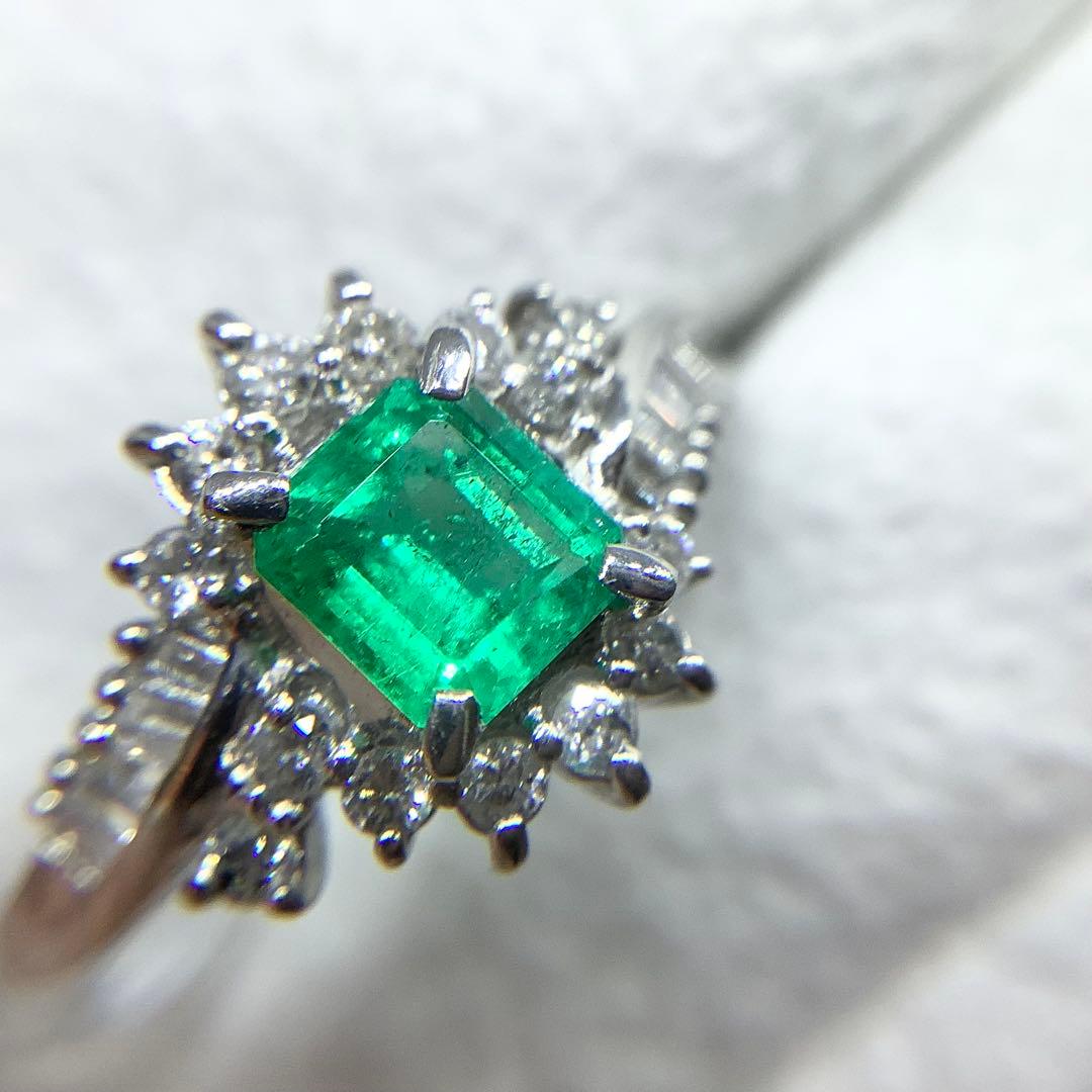 Pt900 プラチナ　エメラルド ダイヤモンド　リング