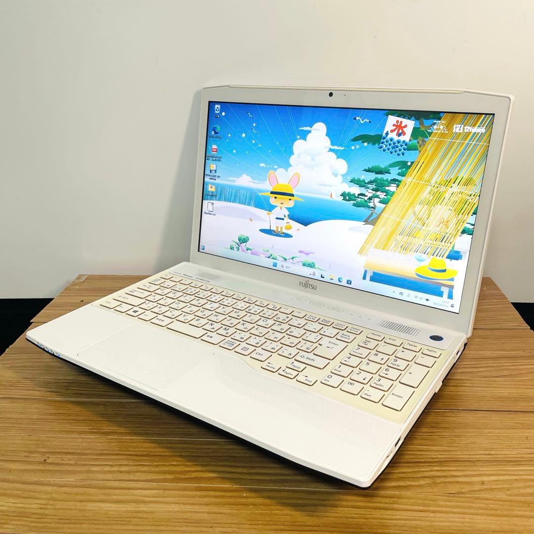 i7ホワイトSSDノートパソコンメモリー8ギガwin11オフィスブルーレイ