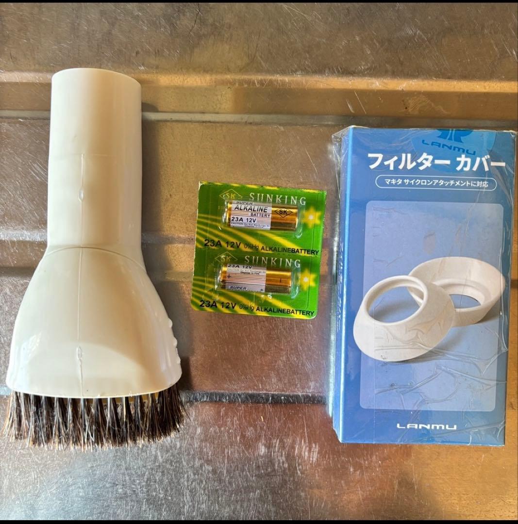 Makita マキタ コードレス掃除機 CL107FD充電器付き LEDライト付