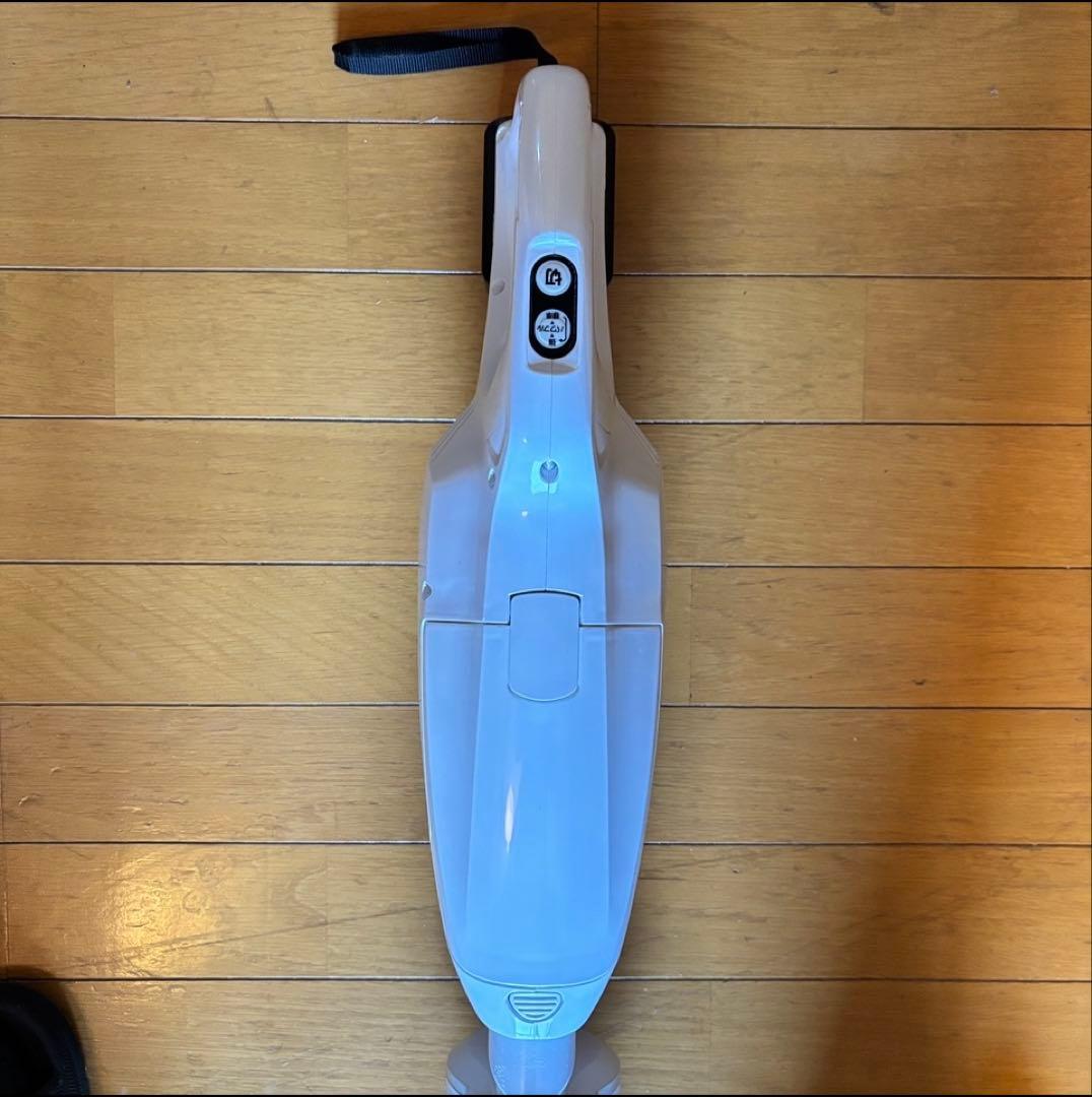 Makita マキタ コードレス掃除機 CL107FD充電器付き LEDライト付