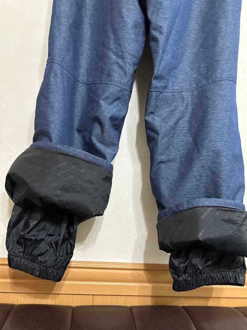 ONYONEスキースノボー雪山ウェア　上下セットメンズ身長180 LL？