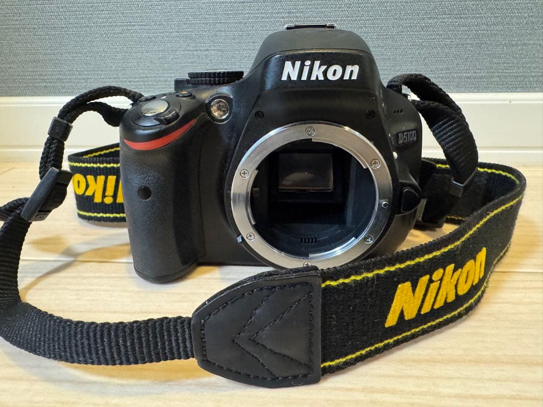 Nikon D5100 デジタル一眼レフ