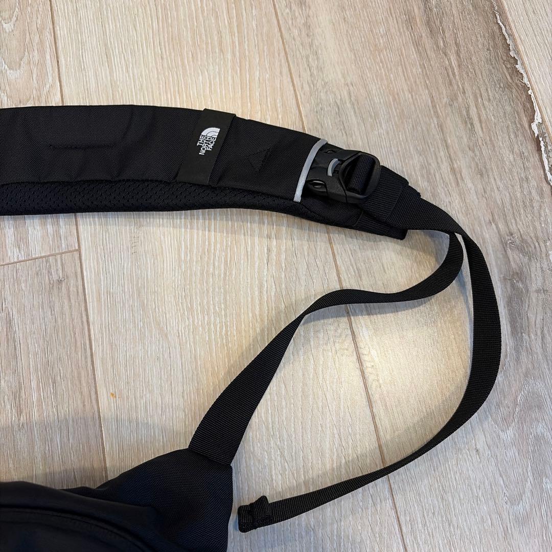 THE NORTH FACE ブラックメッセンジャーバッグ スリング 抱っこ紐