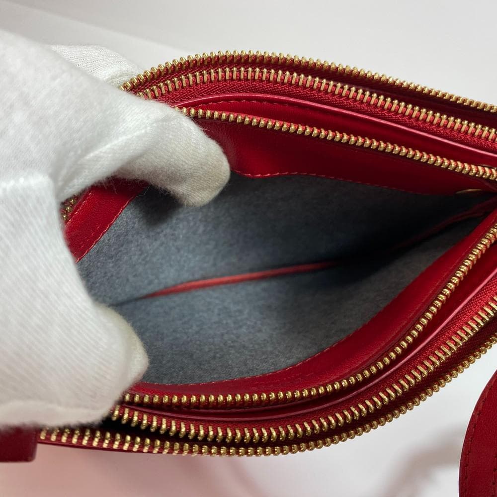 セリーヌ トリオスモール レッド ショルダーバッグ MBZ045