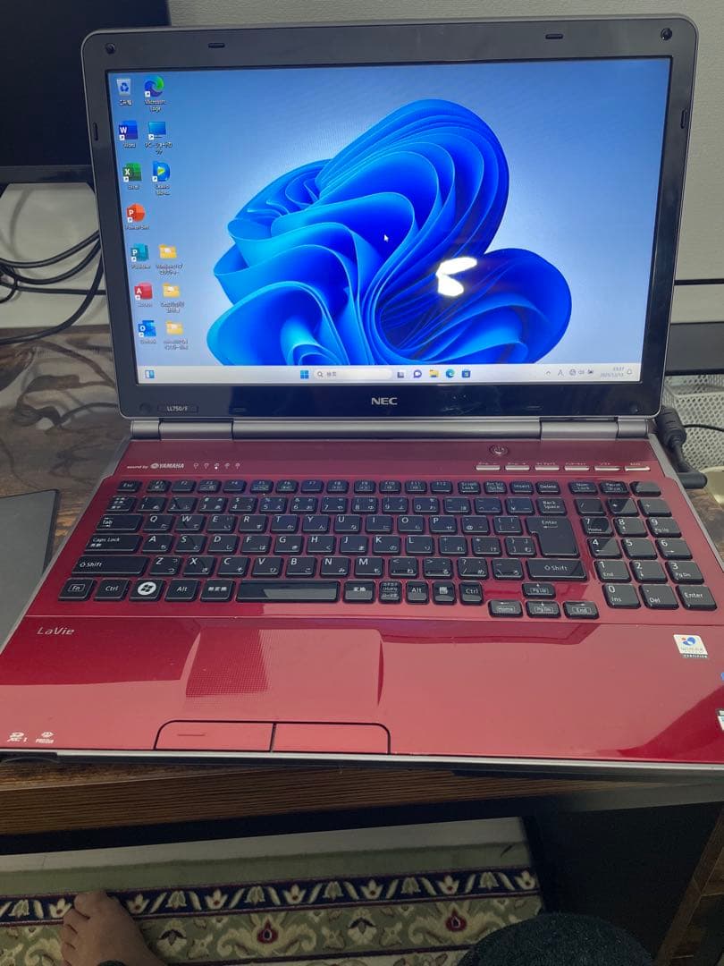 NEC Lavie 赤 ノートPC 本体