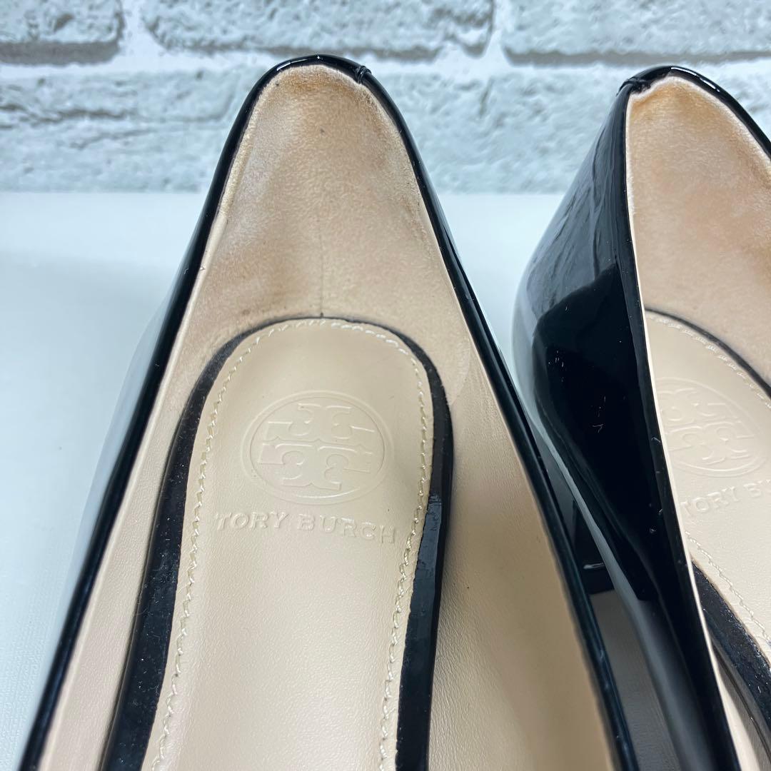 【美品】TORY BURCH パンプス 6.5M 23.5cm 金ロゴ エナメル