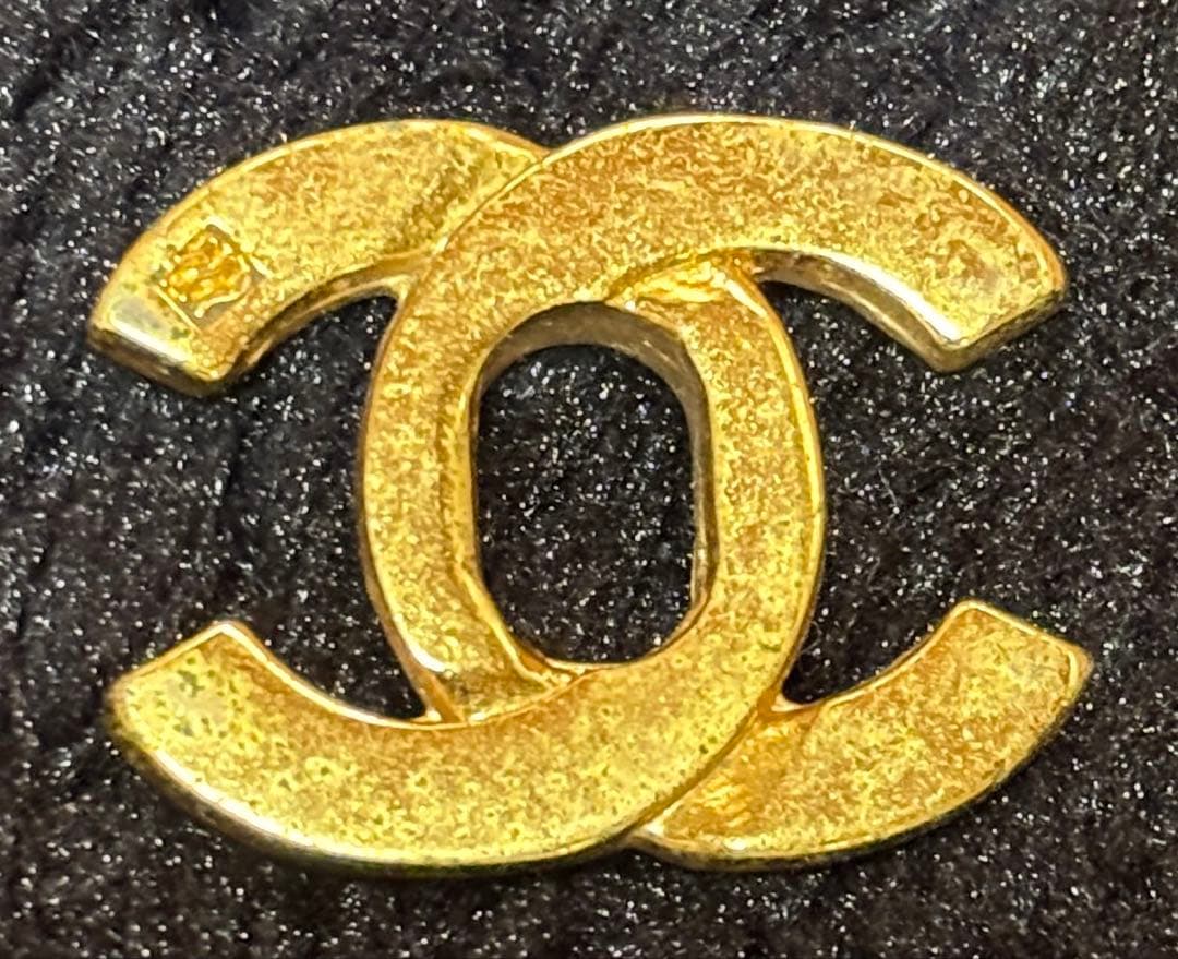 CHANEL シャネル ゴールドロゴブローチ　GOLD 金