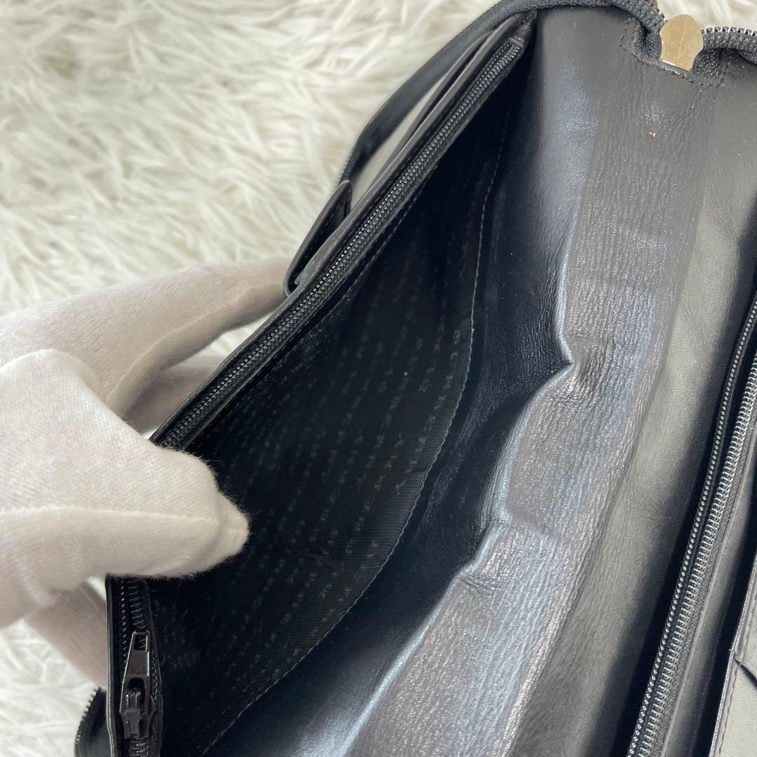 美品✨BURBERRY トラベルケース クラッチバッグ 小銭入 札入 長財布 黒