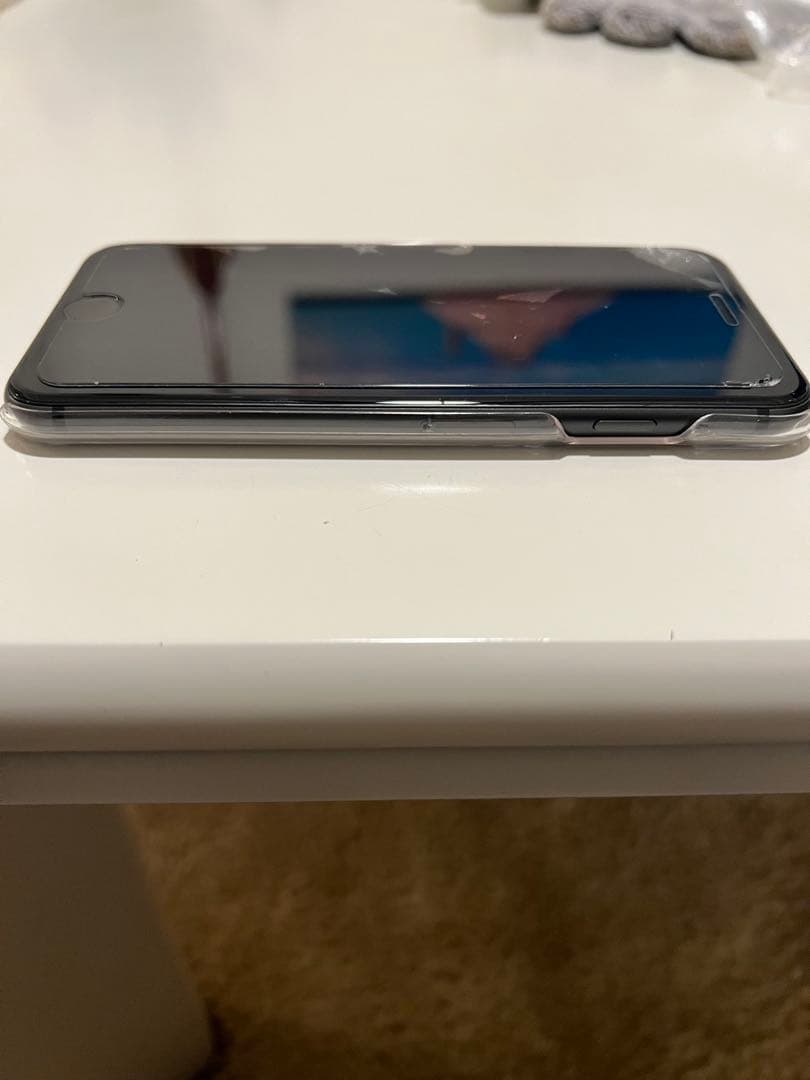 ★送料無料★iPhone8★SIMフリー 64ＧＢブラック　画面割れ