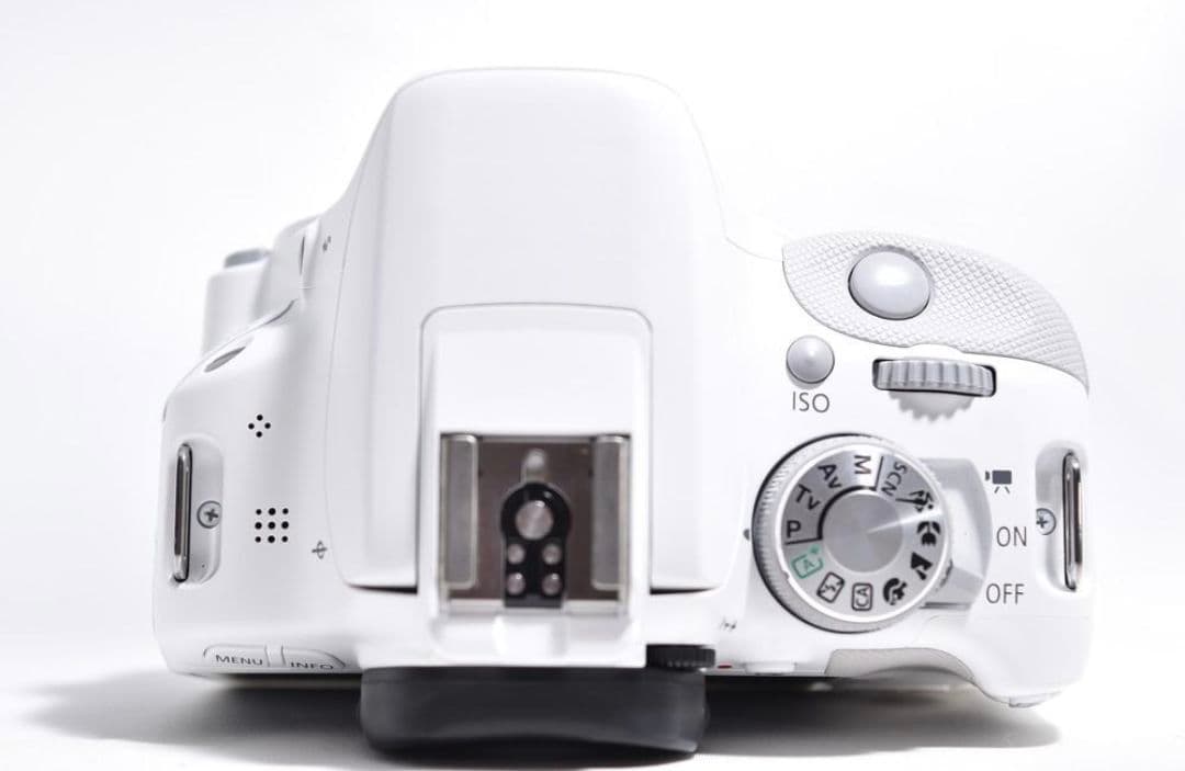 1月7日限定【希少ホワイト】Canon EOS Kiss X7 レンズキット